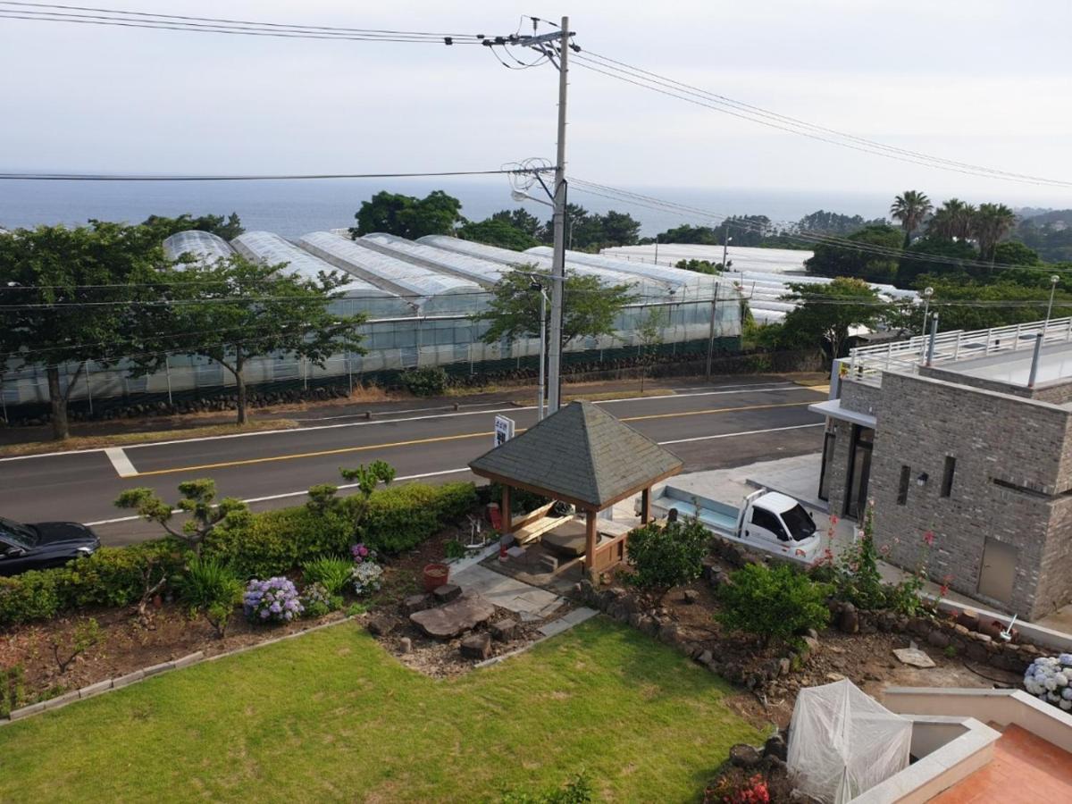Jeju Soroan Pension Сеогвипо Екстериор снимка