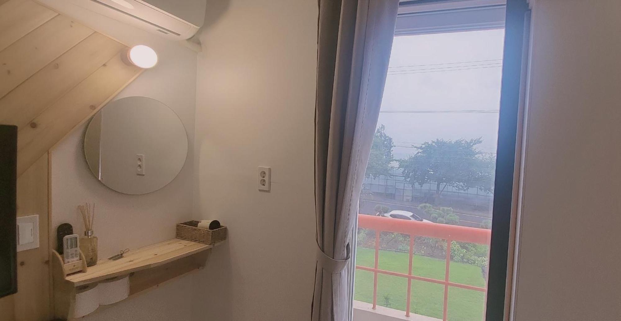 Jeju Soroan Pension Сеогвипо Екстериор снимка
